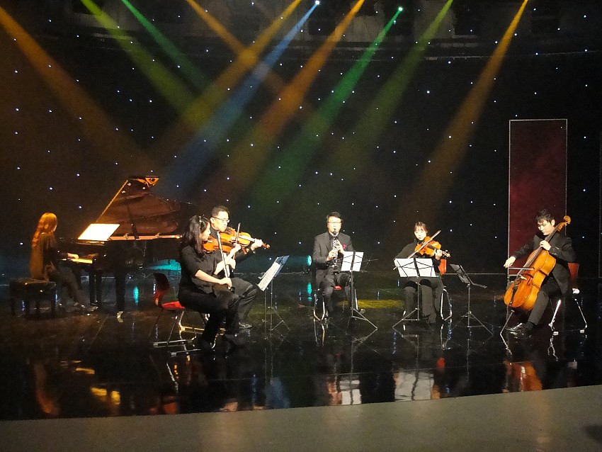 3537fafdd77bb316da7dba380a508e86_1418956